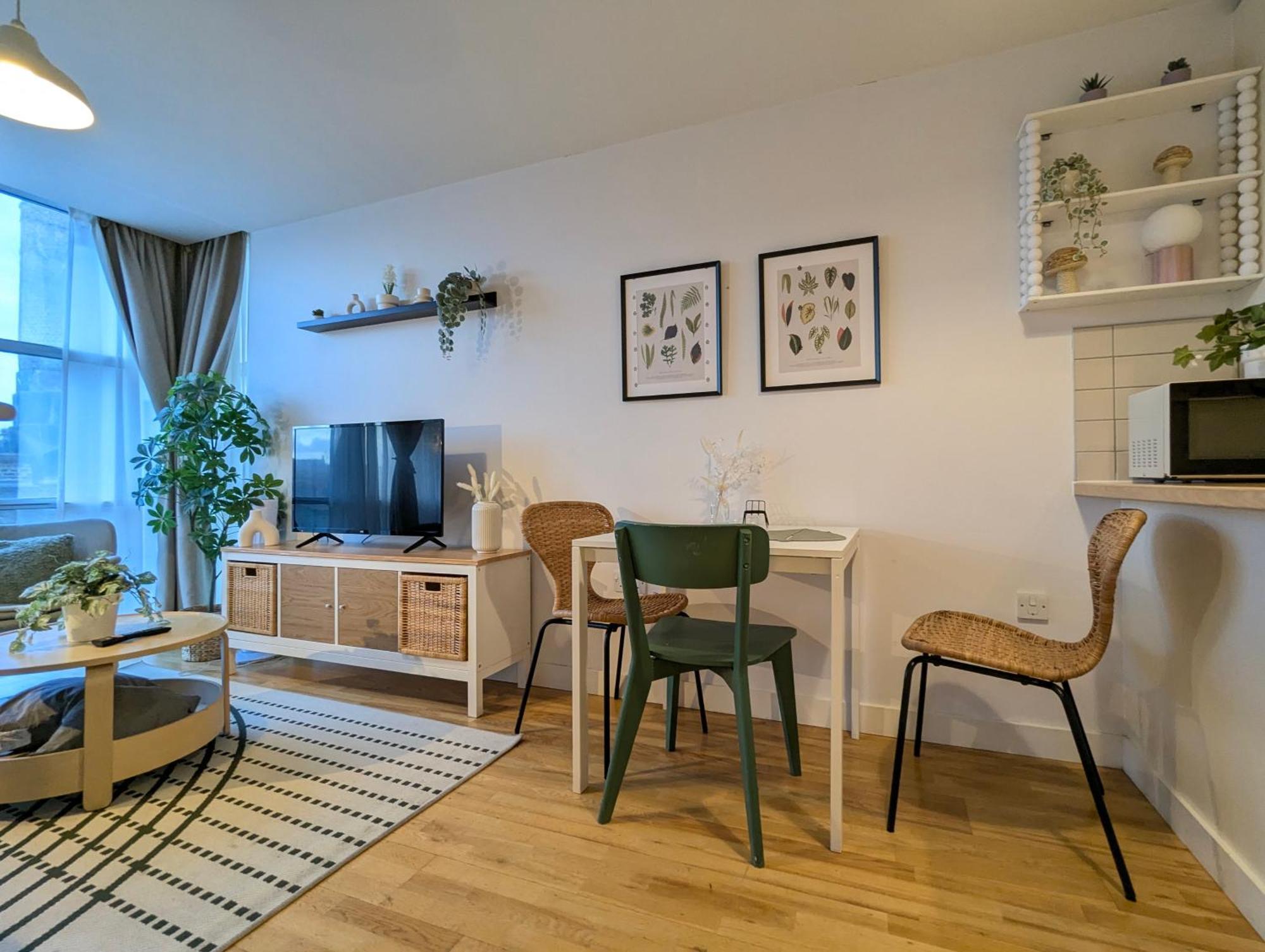City Centre Morden 1-Bedroom Apt Near Dock リヴァプール エクステリア 写真